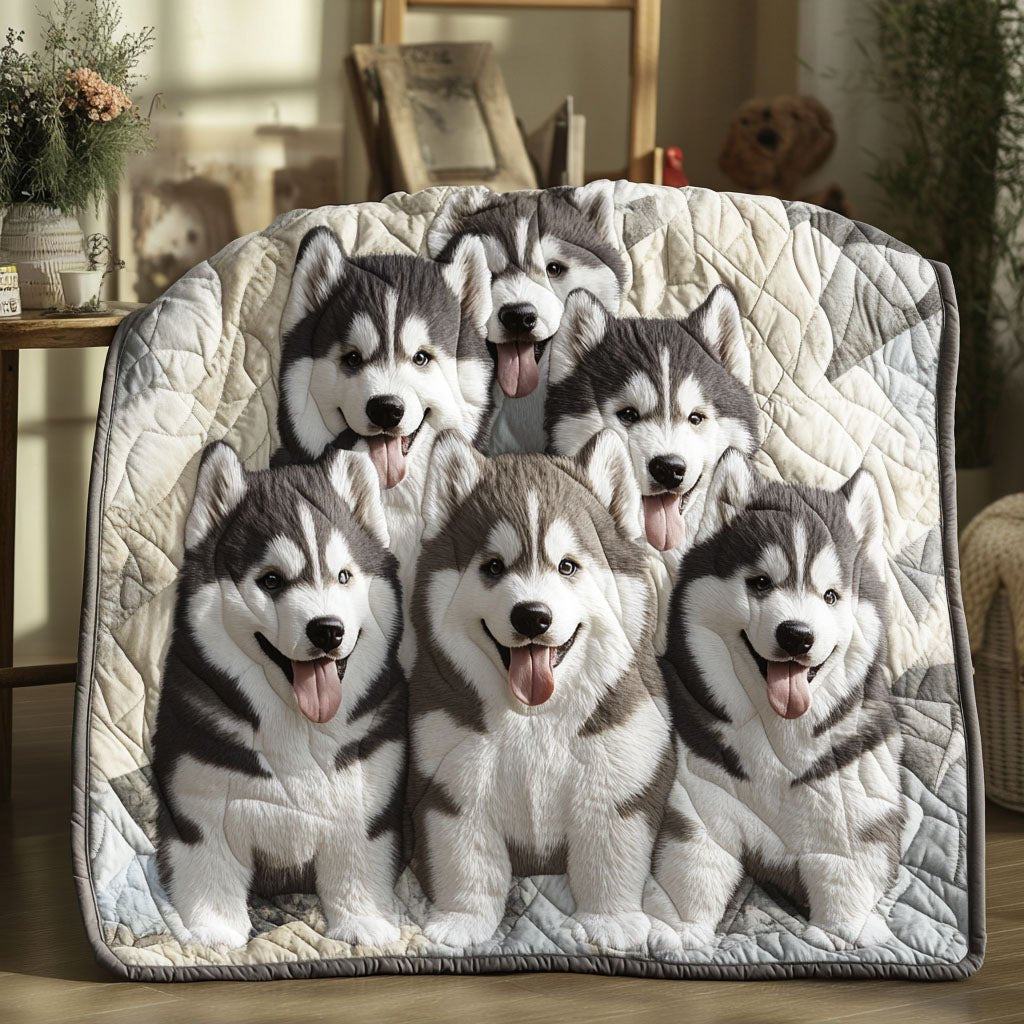 Arctic Malamute Quilted Blanket printed blanket